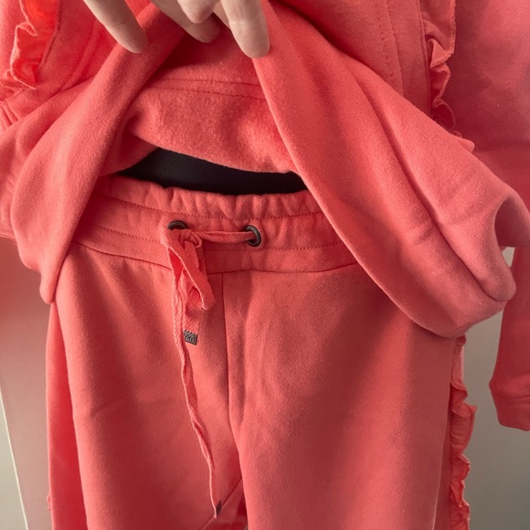 Make + Model Coral Ruffle Hoodie & Sweatpants Set Size Medium - Picture 2 of 14
